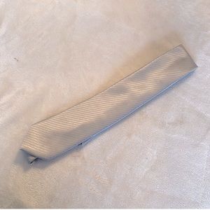 Brand New Mens Tie Silver